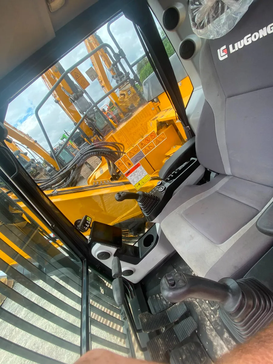 LiuGong 915FCR Zero Tail Swing Excavator – 2025 - Image 4