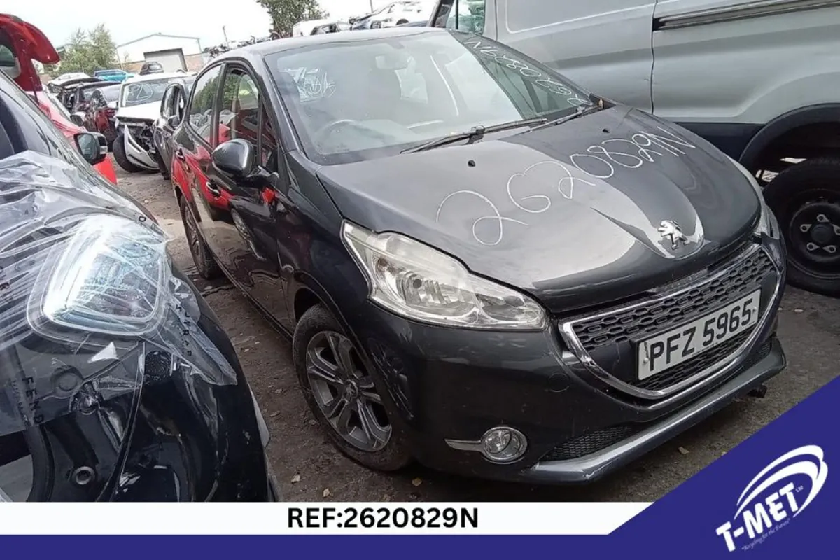 2013 PEUGEOT 208 BREAKING FOR PARTS - Image 1