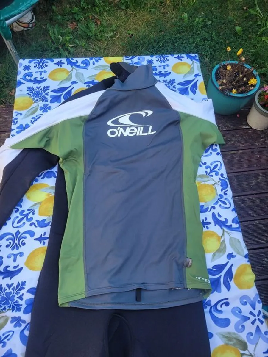 Surfing/watersports gear - Image 3