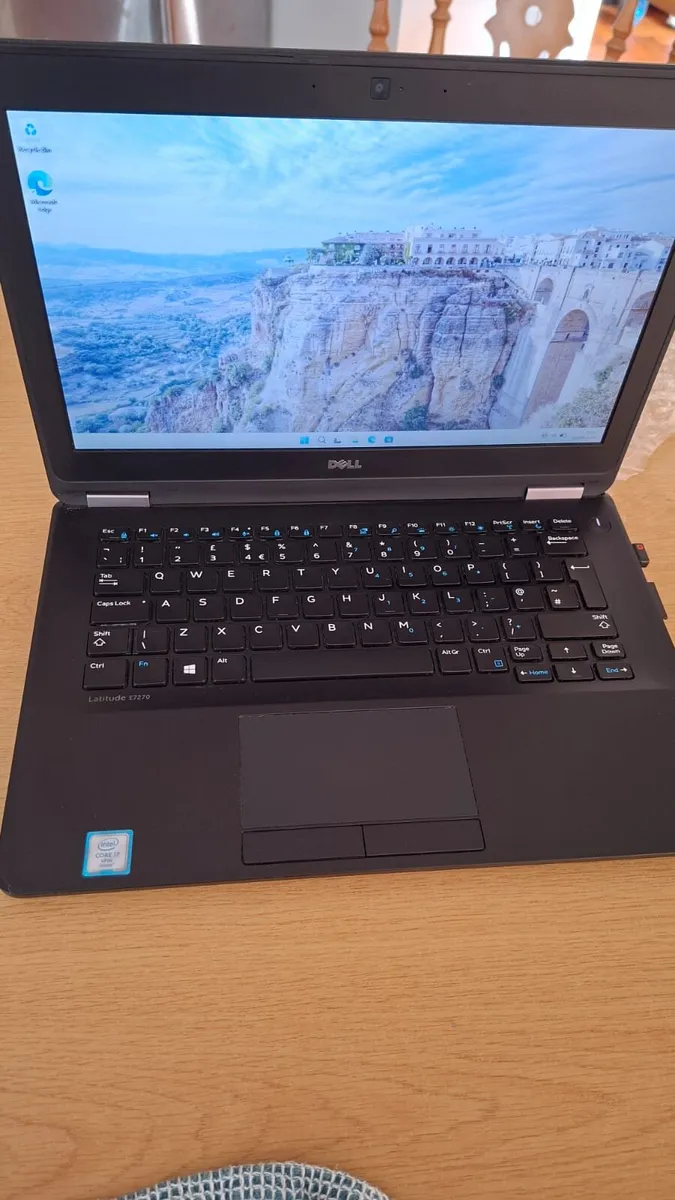 Dell Latitude E7270 | Intel i7 | 16GB RAM | 256GB - Image 1