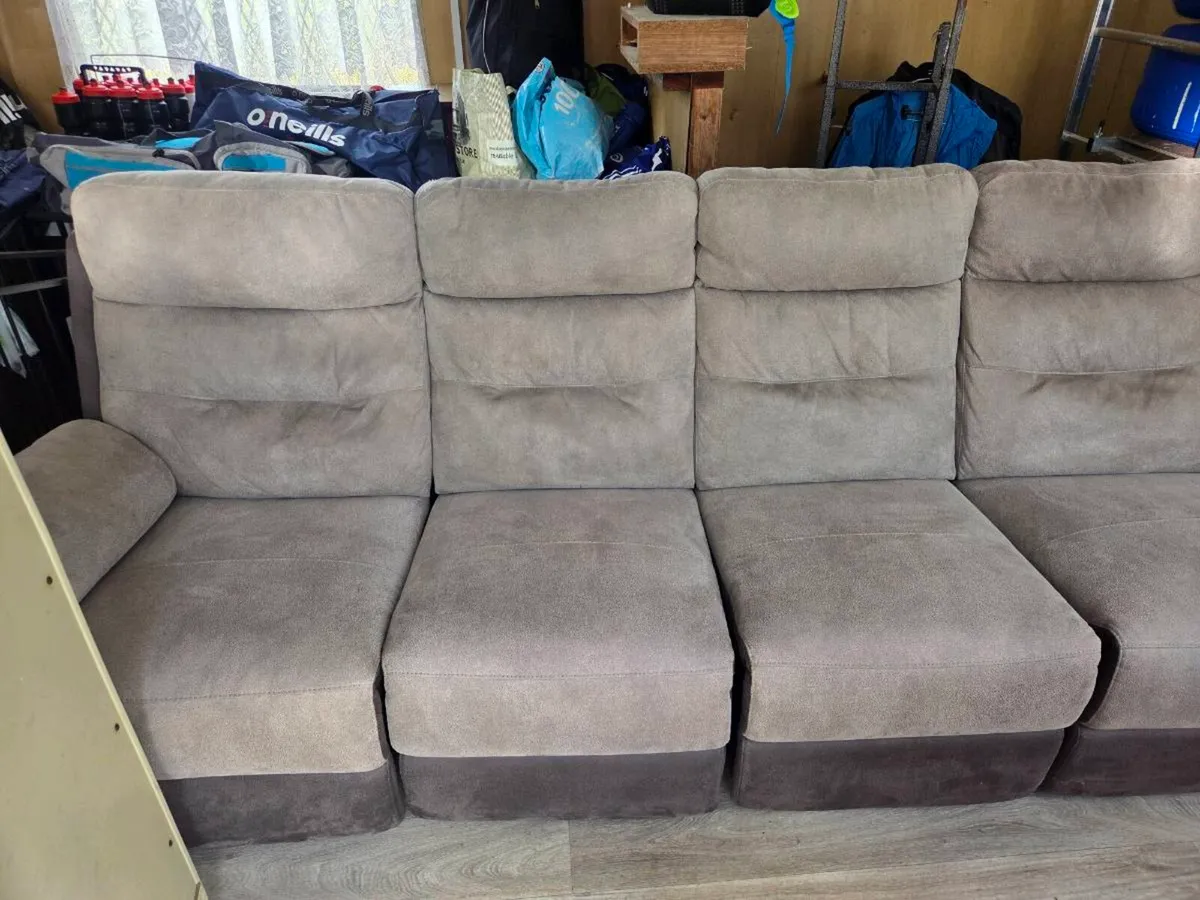 6 seater couch - Image 2
