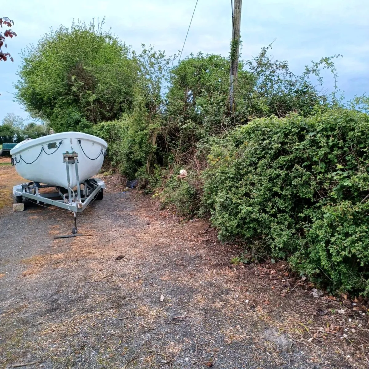 Price Reduced boat trailer, boat and engine - Image 4