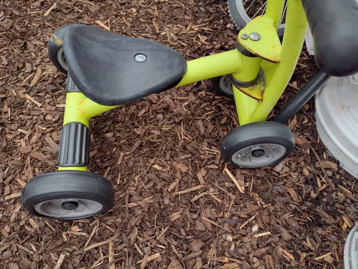 Heavy toddler push trike - Image 3