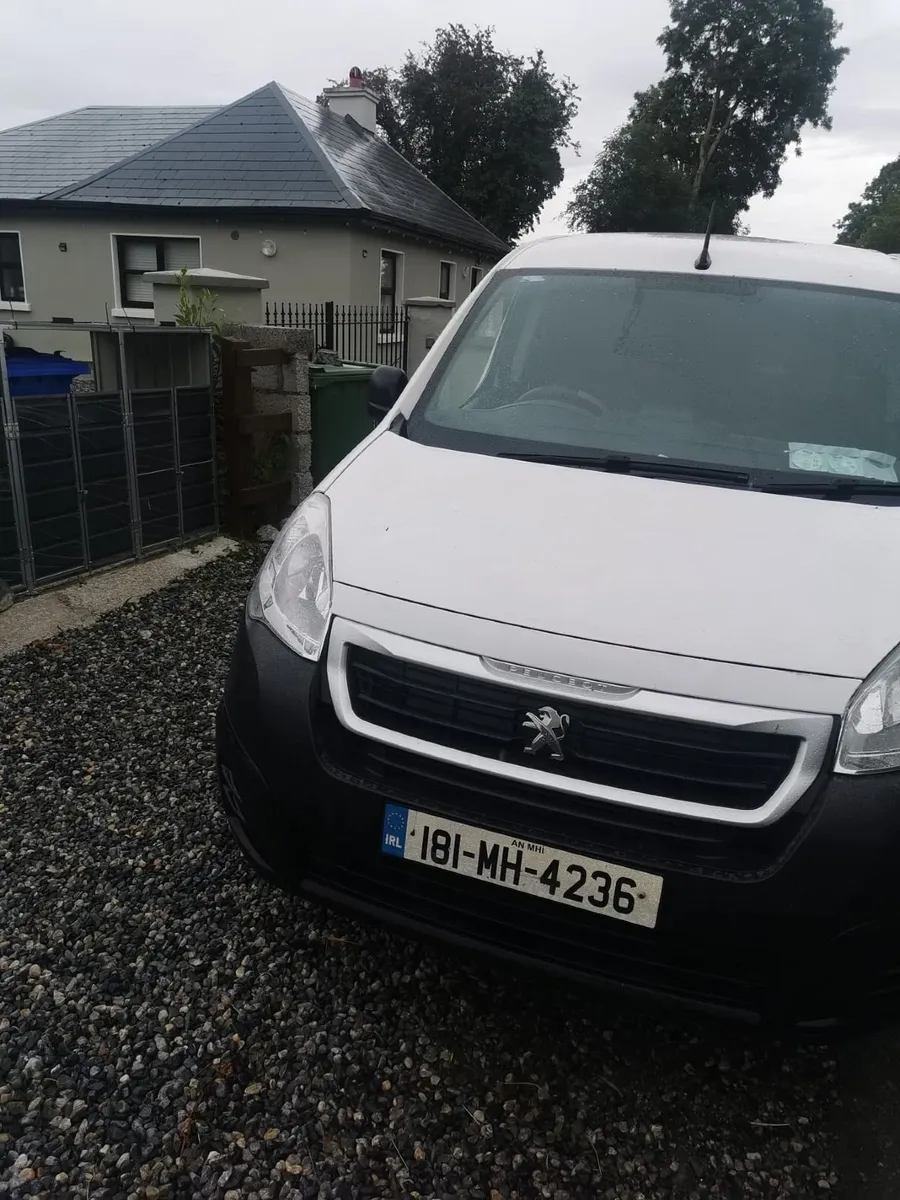 2018 Peugeot Partner 3 seater new doe!! - Image 3