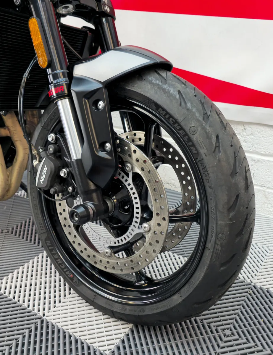 212 Triumph Trident 660 - Image 4