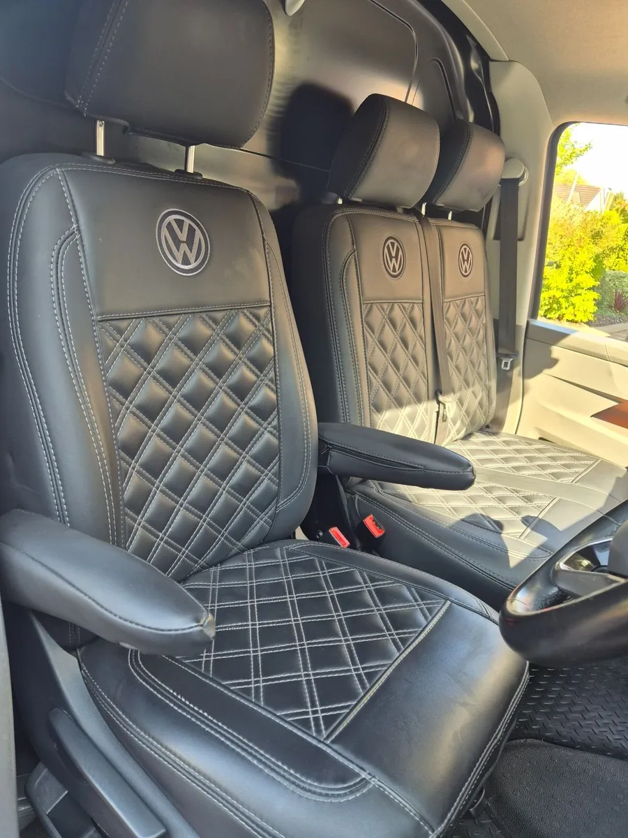 Volkswagen Transporter 2022 - Image 2