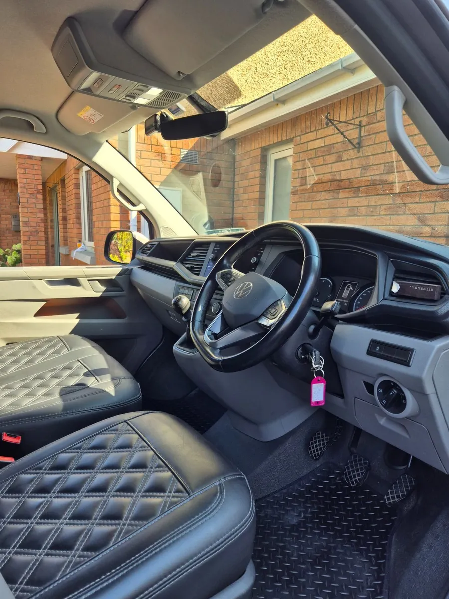 Volkswagen Transporter 2022 - Image 3
