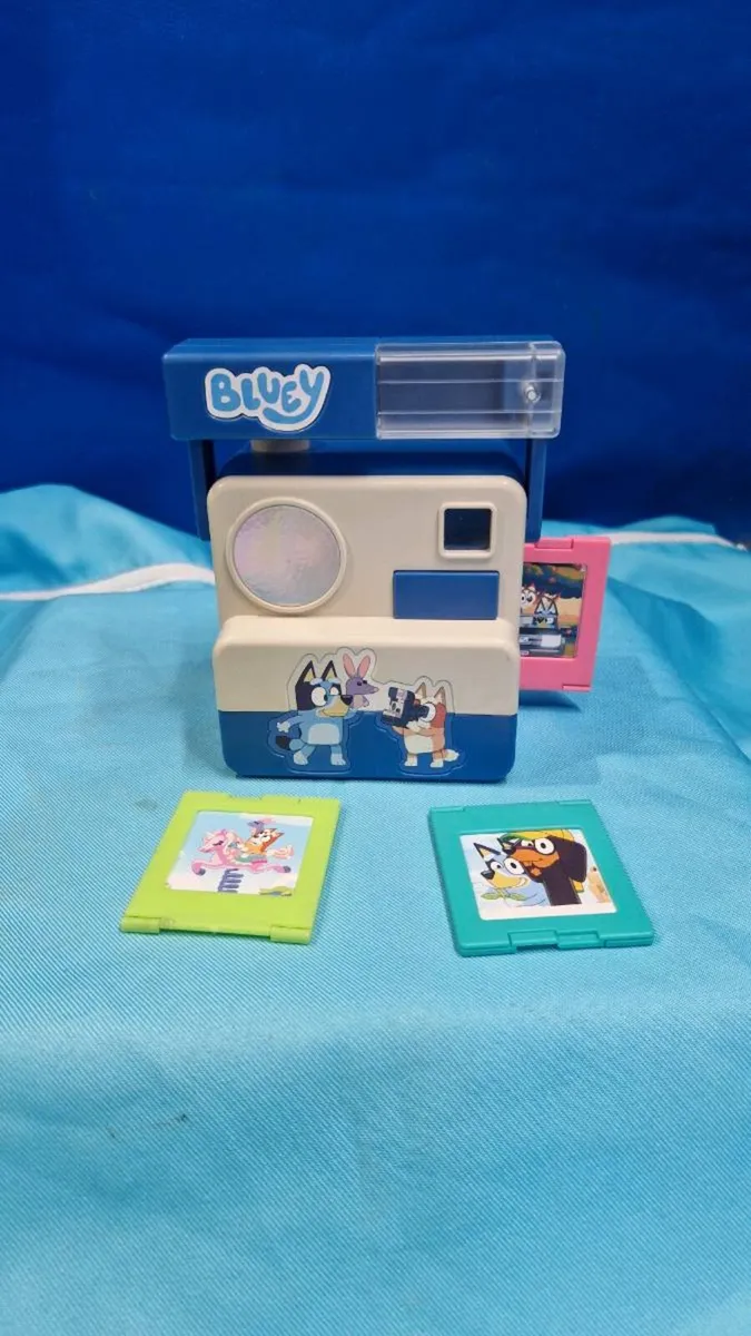 Bluey Instant Camera Toy — with 3 Picture - Image 1
