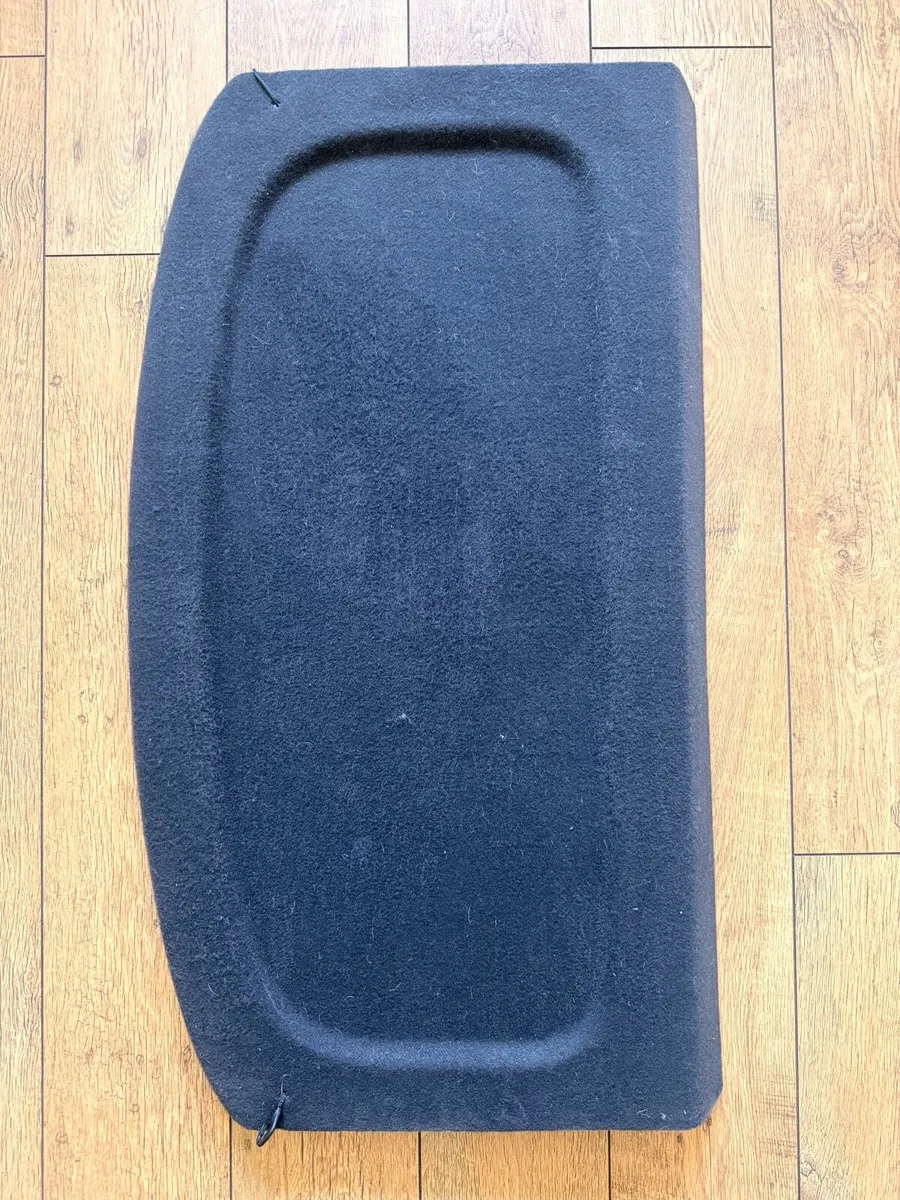 Boot shelf for VW Tiguan 141 model - Image 1