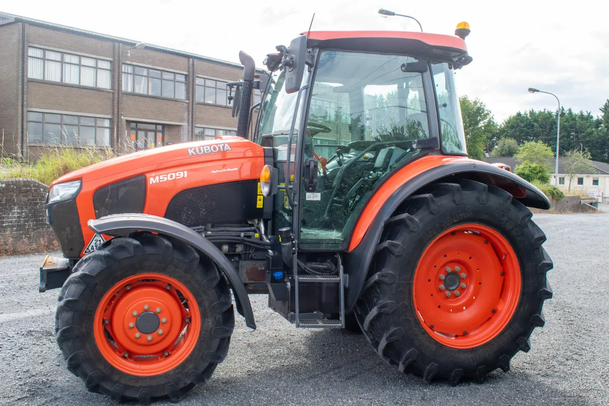 2019 Kubota M5091 Tractor - MINT - Image 4