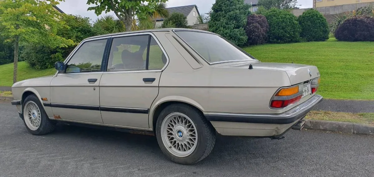 BMW E28 525I MANUAL 1986 6 cylinder - Image 2
