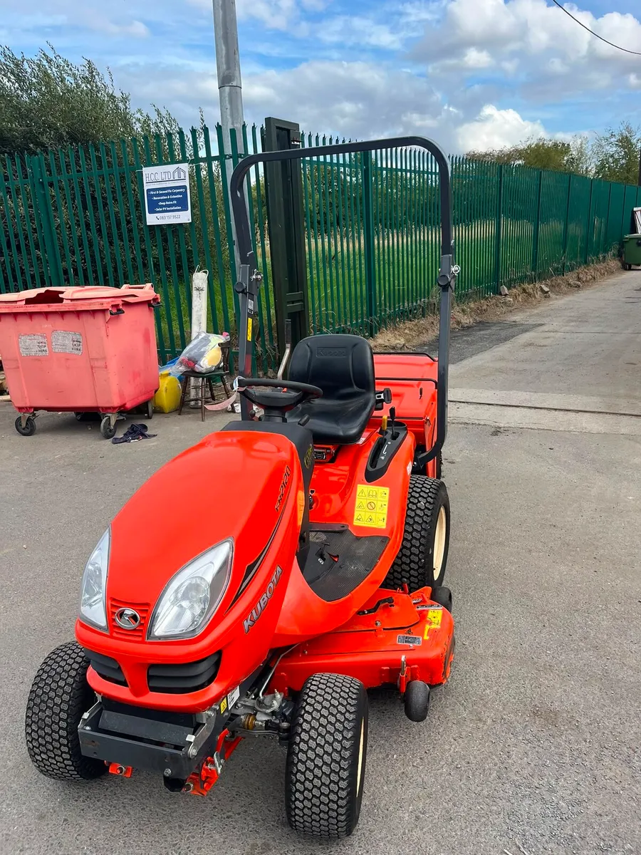 Kubota GR2120 ride on mower - Image 2