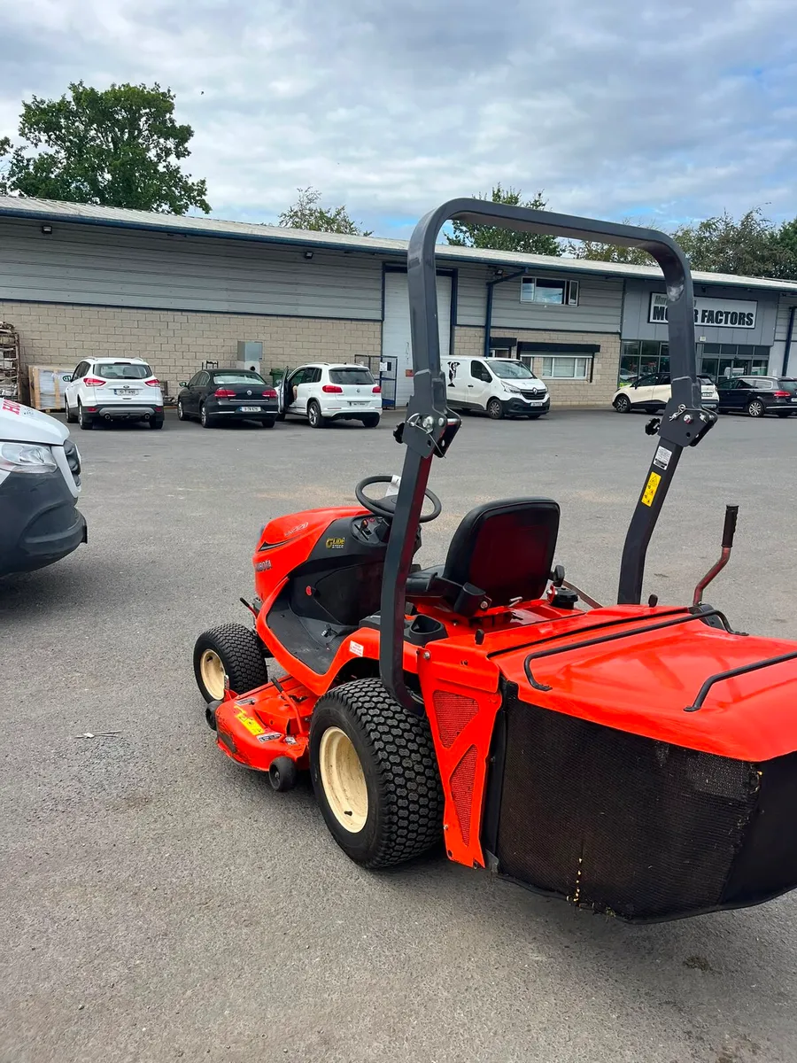 Kubota GR2120 ride on mower - Image 3