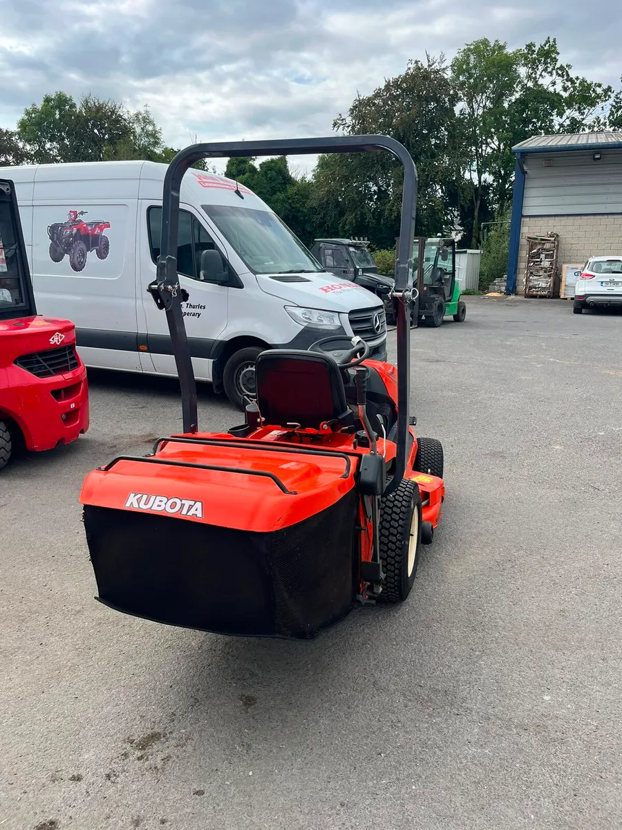 Kubota GR2120 ride on mower - Image 4