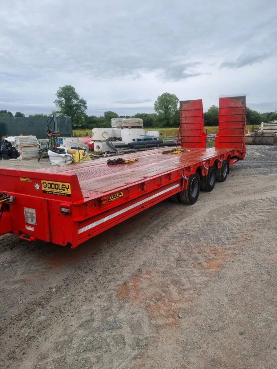 Dooley Tri Axle low loader - Image 1