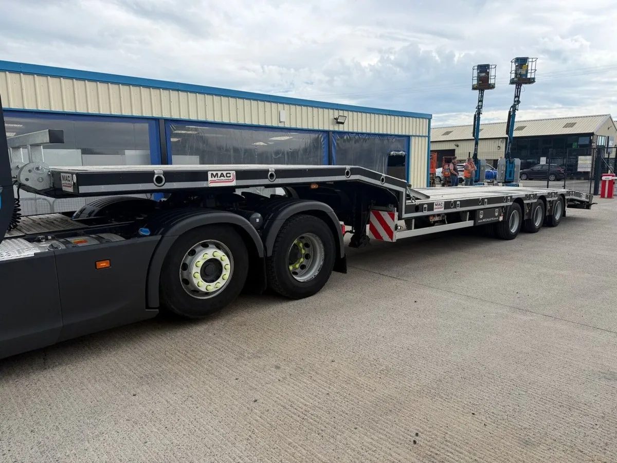 MAC MAC-S3-44 44 TON TRI AXLE STEPFRAME LOWLOADER - Image 3