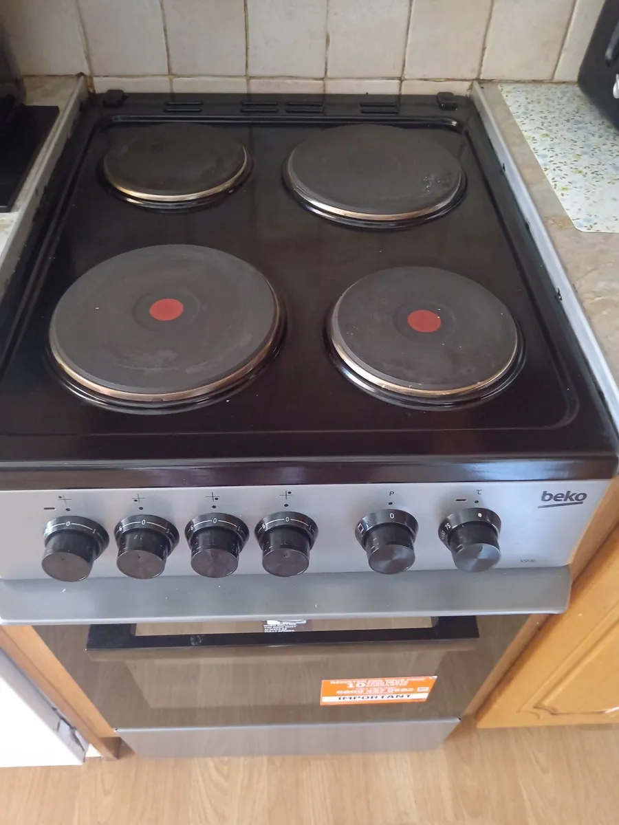 Beco cooker new never used for sale, and 4 doorss - Image 1