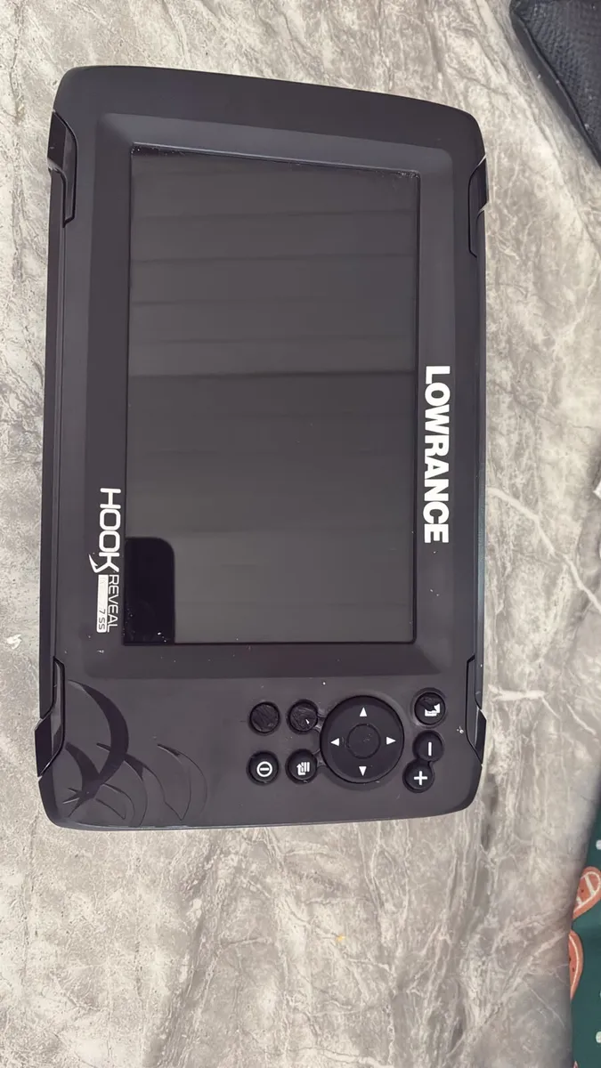 Lowrance hook 7 fish finder - Image 1