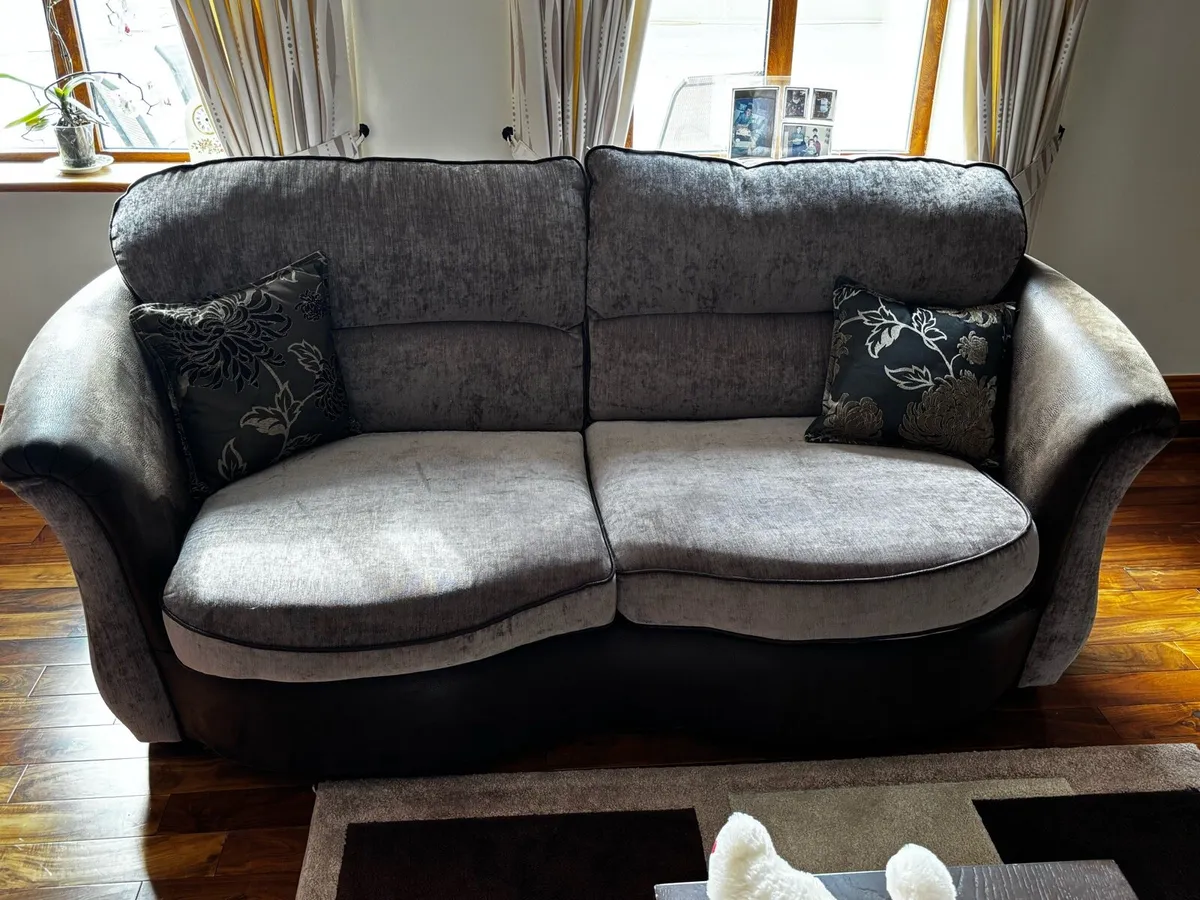 Couch 3+1+1 - Image 1