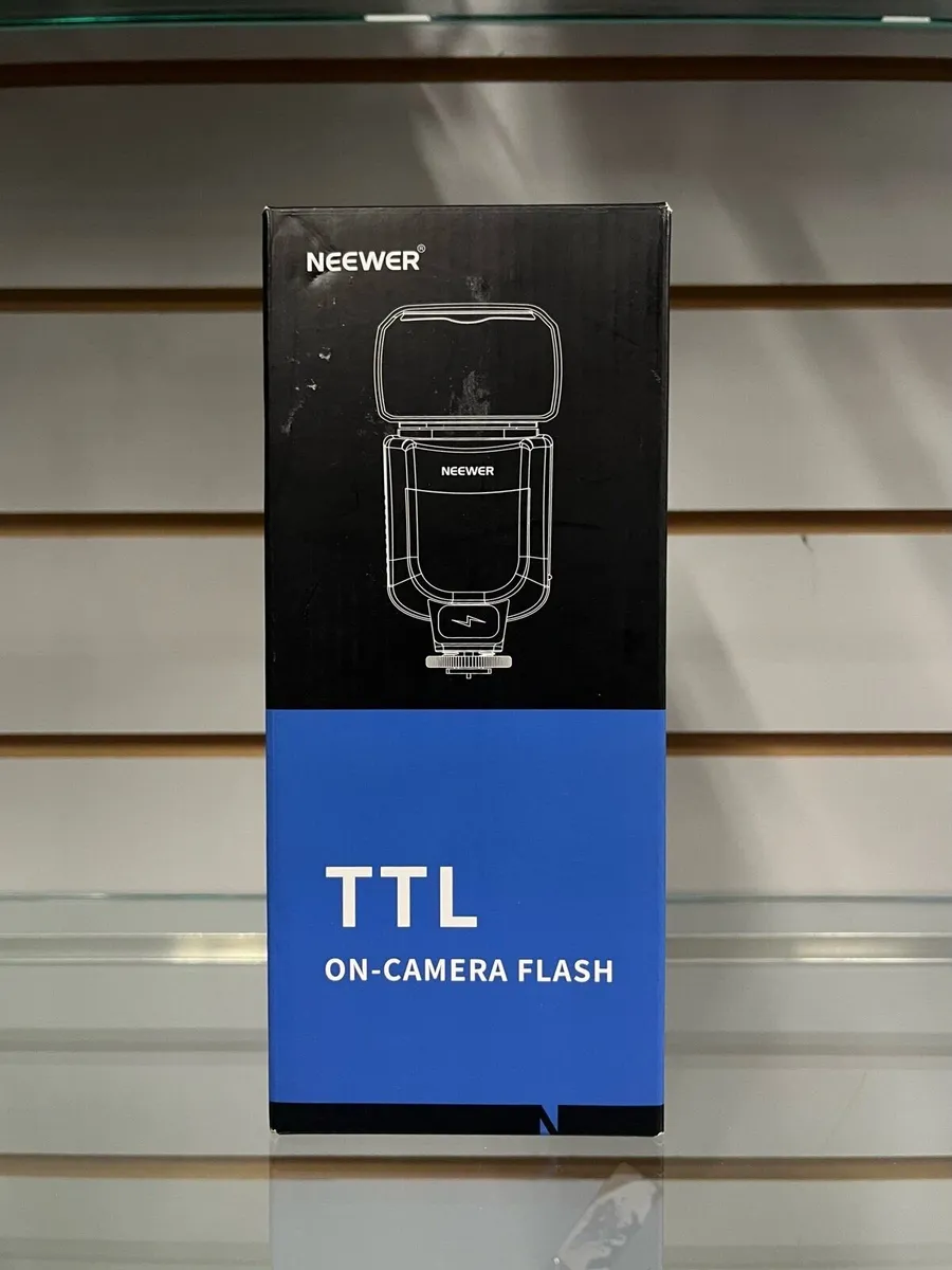 Neewer TTL ON-Camera Flash - Image 1