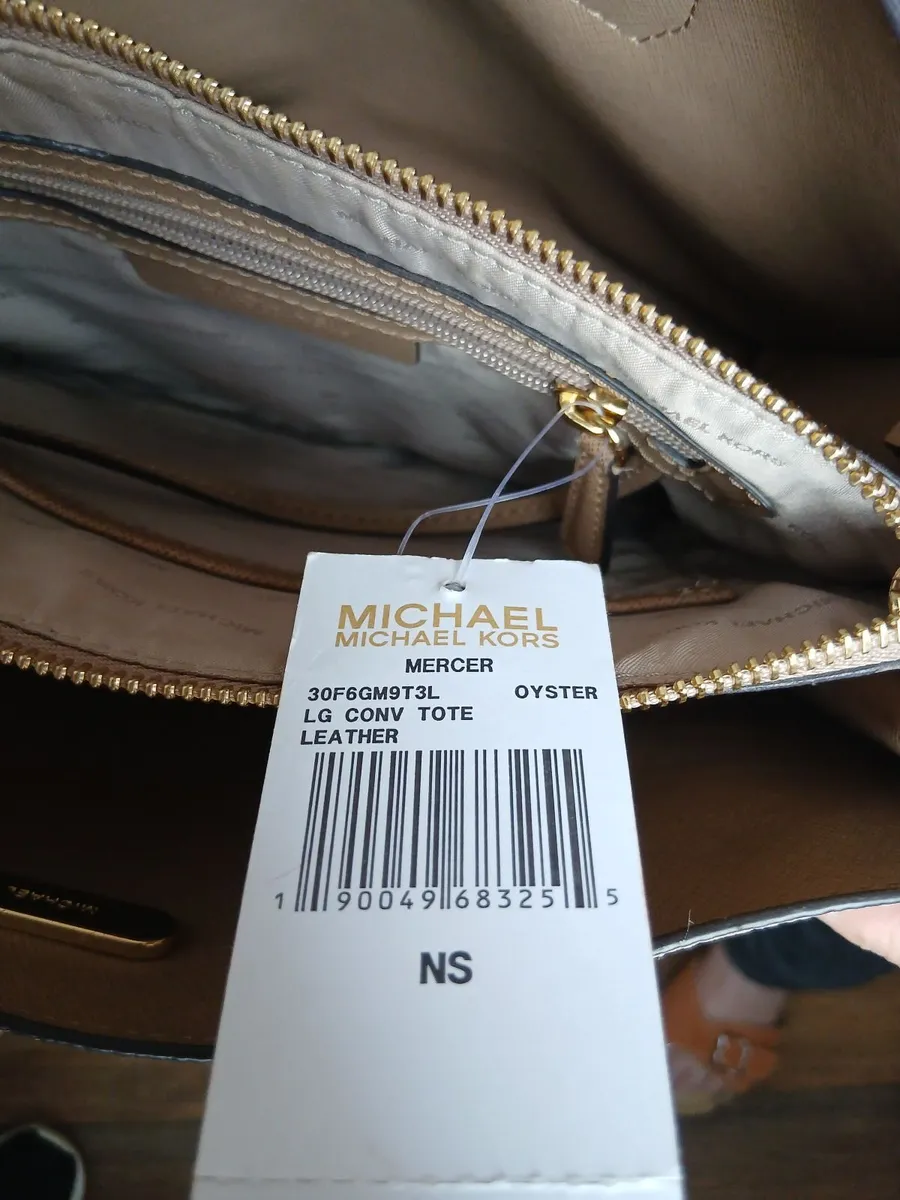 New Michael Kors Leather Mercer Tote Bag. - Image 2