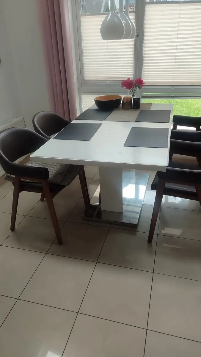 Extendable table - Image 1