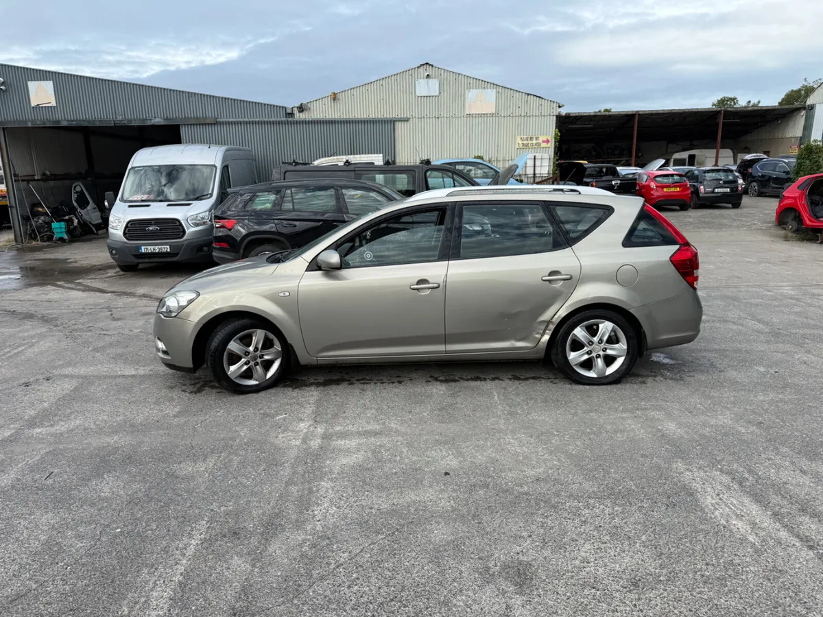 2011 Kia Ceed 1.6 CRDI EST - Image 3