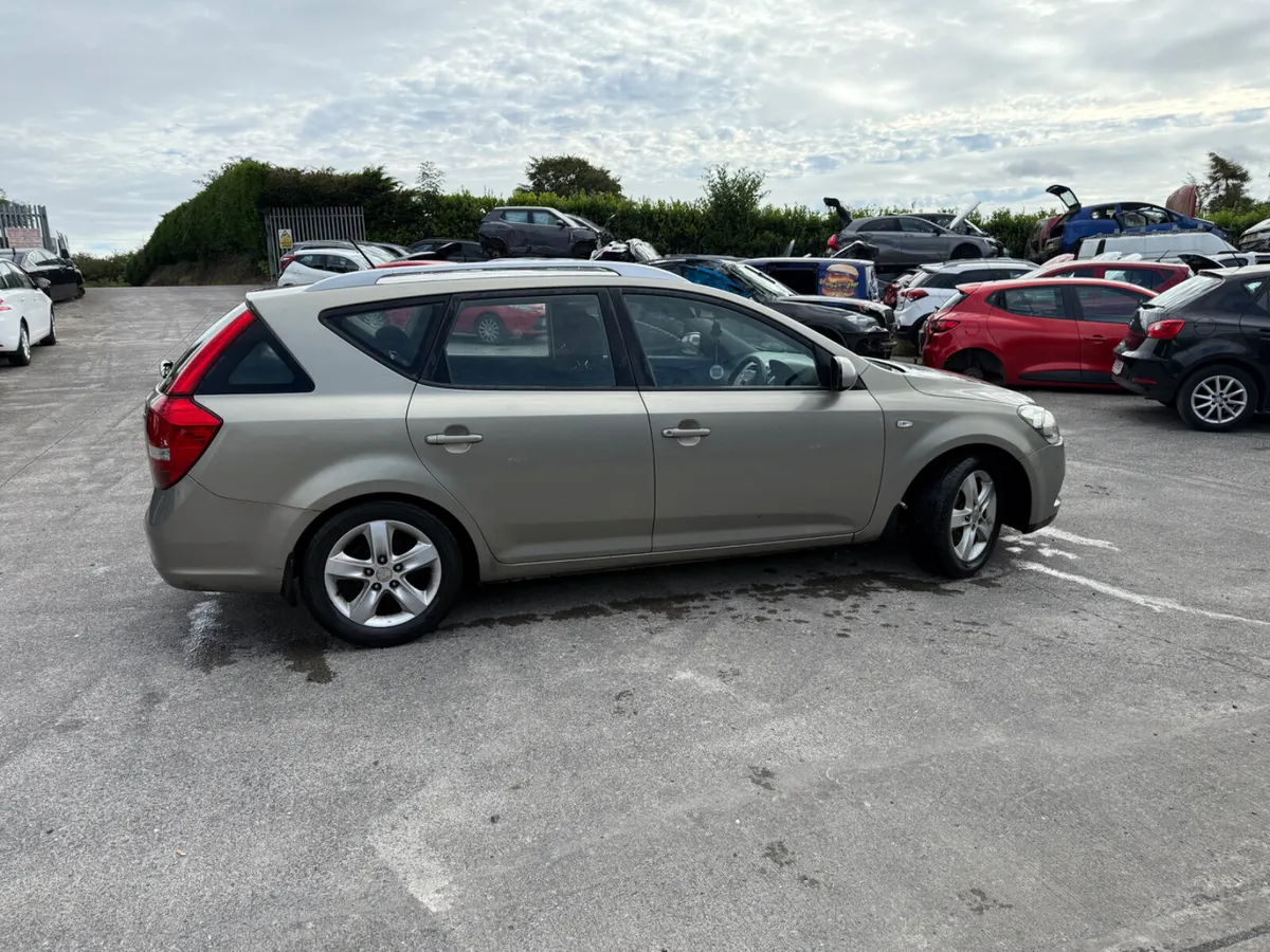 2011 Kia Ceed 1.6 CRDI EST - Image 4