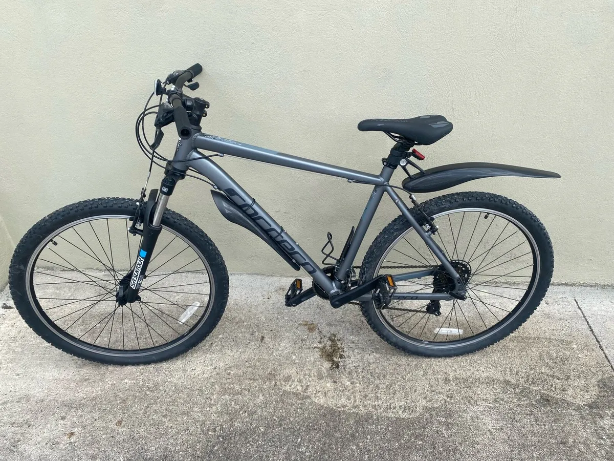 Carrera Valour Men’s Bike *Pristine Condition* - Image 1