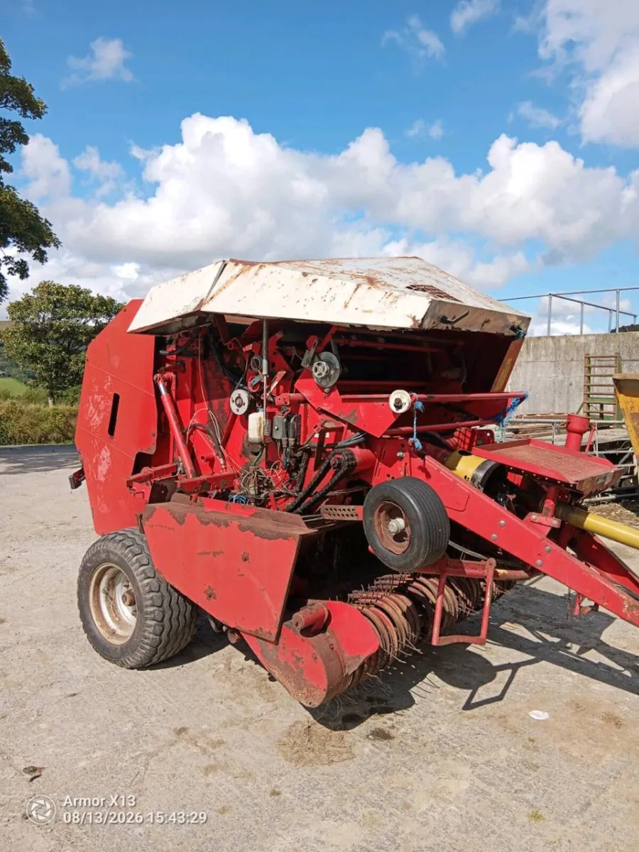 Welger round baler - Image 1