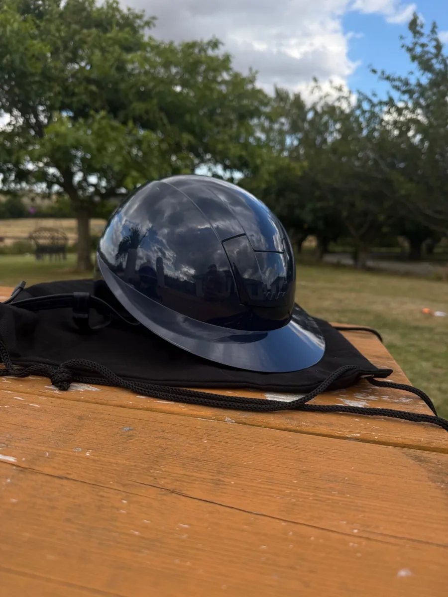 Horse riding helmet and back protector - Image 2