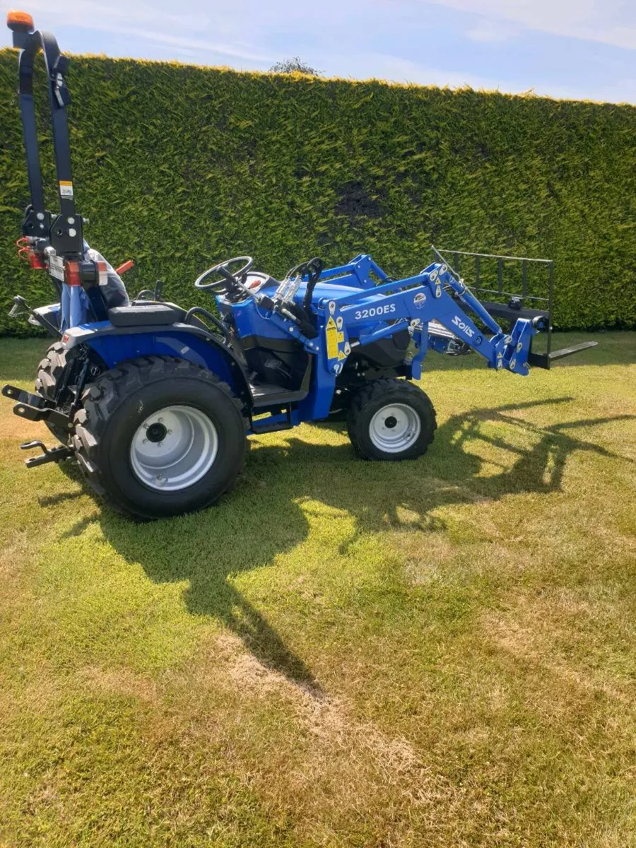 Solis 26 manual tractor - Image 2