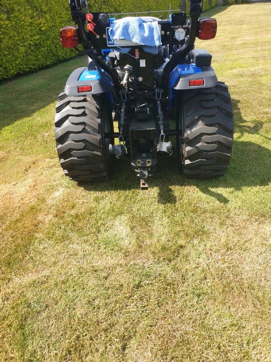 Solis 26 manual tractor - Image 4