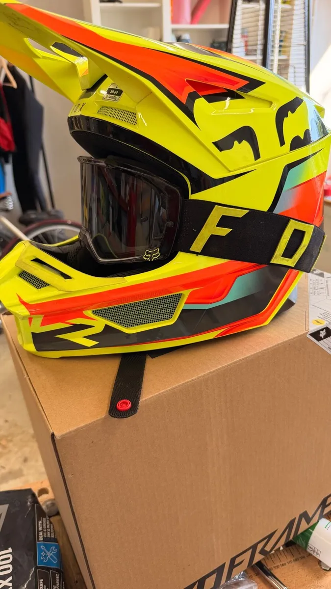 Fox helmet - Image 3