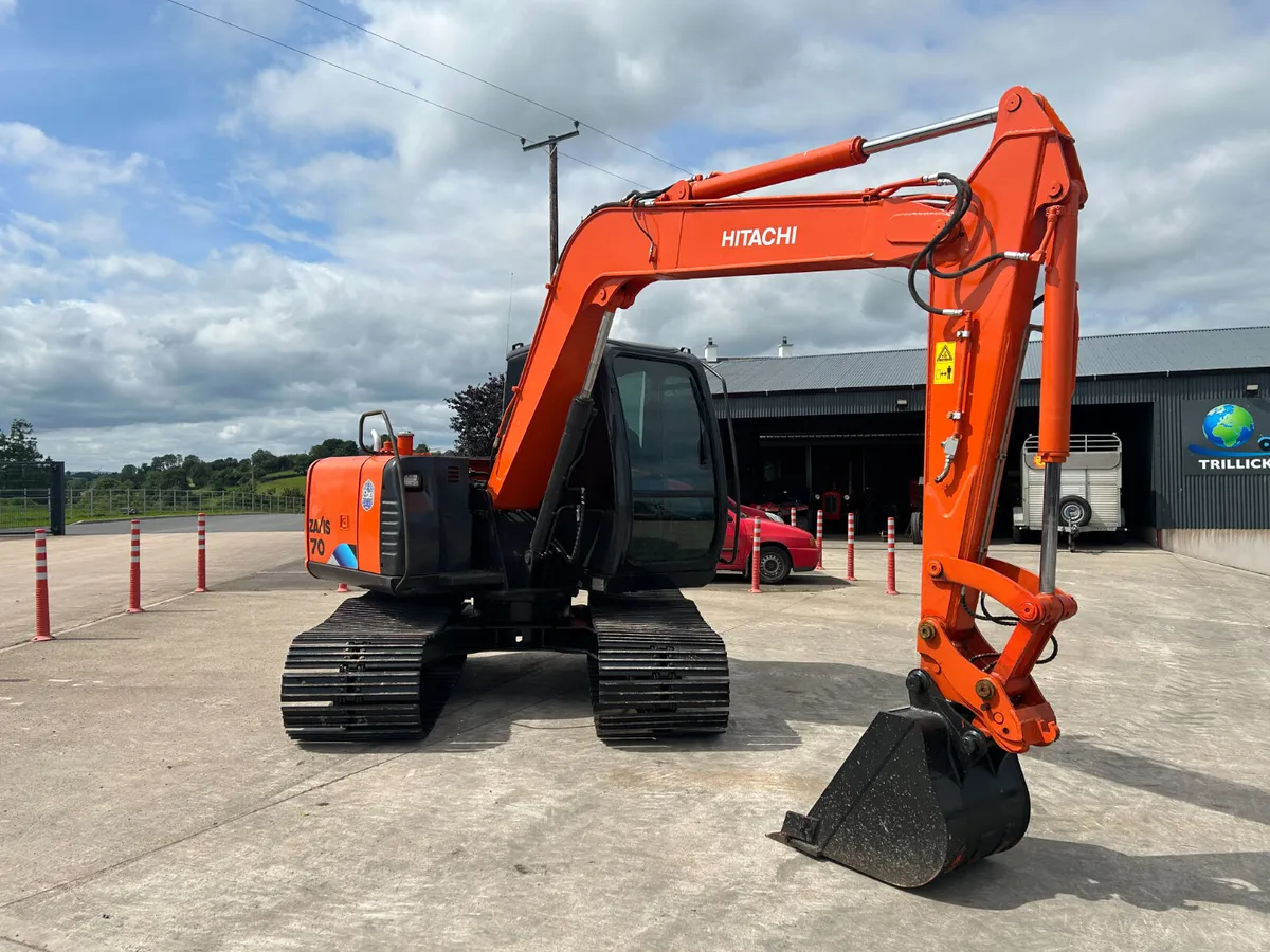 2014 Hitachi Zaxis 70 On 800mm Pads - Image 2