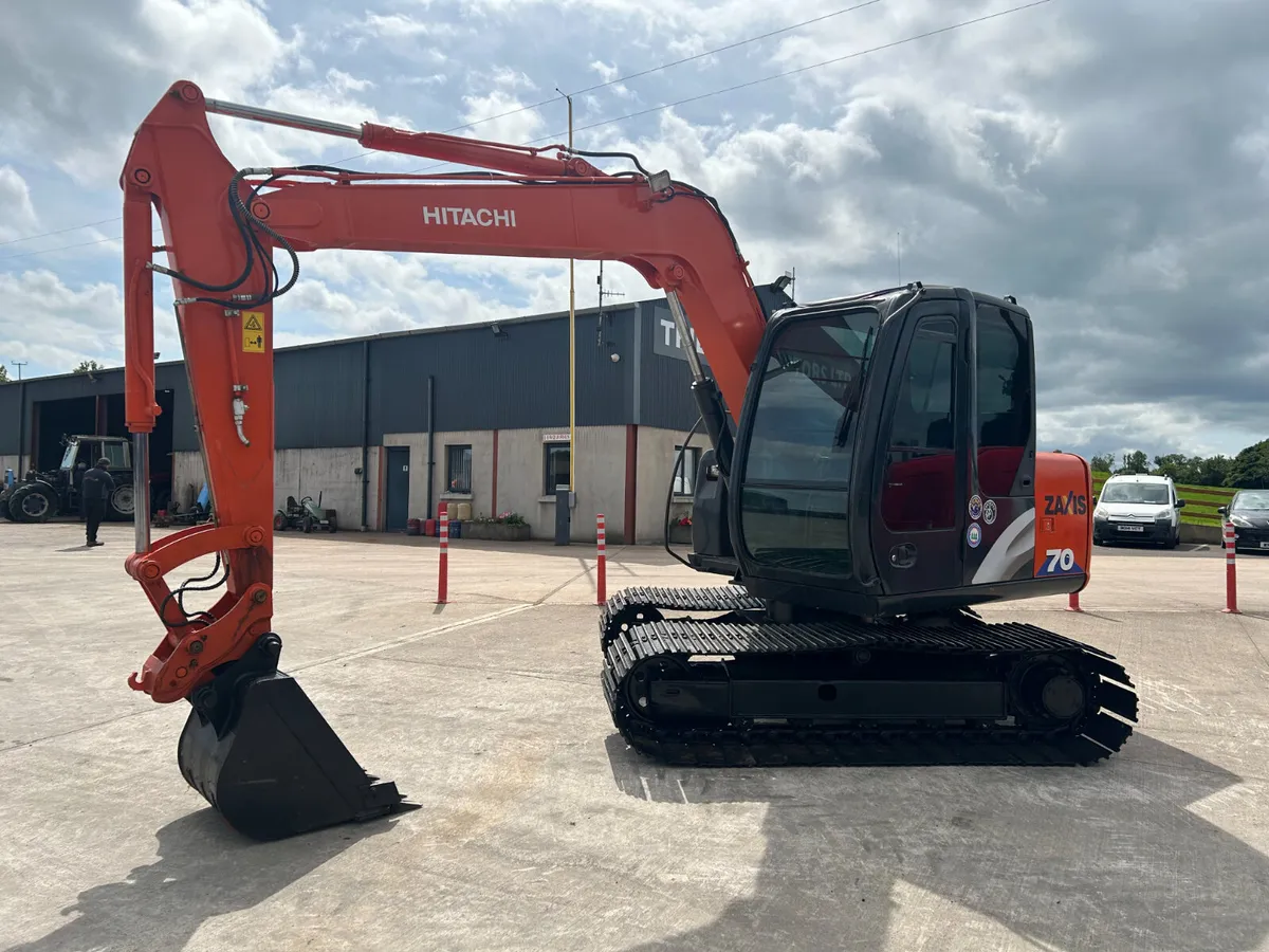 2014 Hitachi Zaxis 70 On 800mm Pads - Image 4