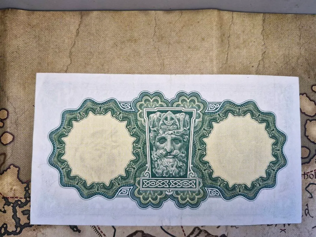1 Pound Lady Lavery 13/5/66 IRISH NOTE - Image 2