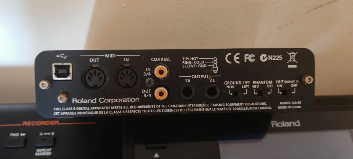 ROLAND G1000 piano w/stand+ Roland Soundcard. - Image 4