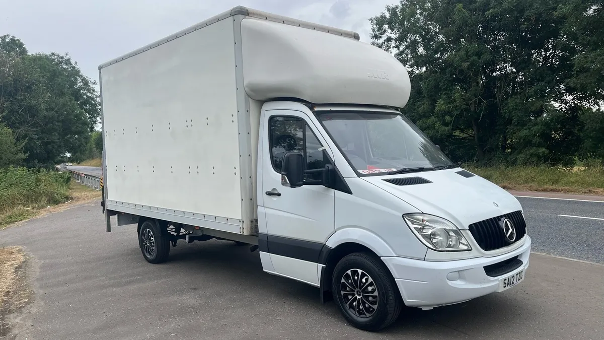 MERCEDES SPRINTER LUTON - Image 1