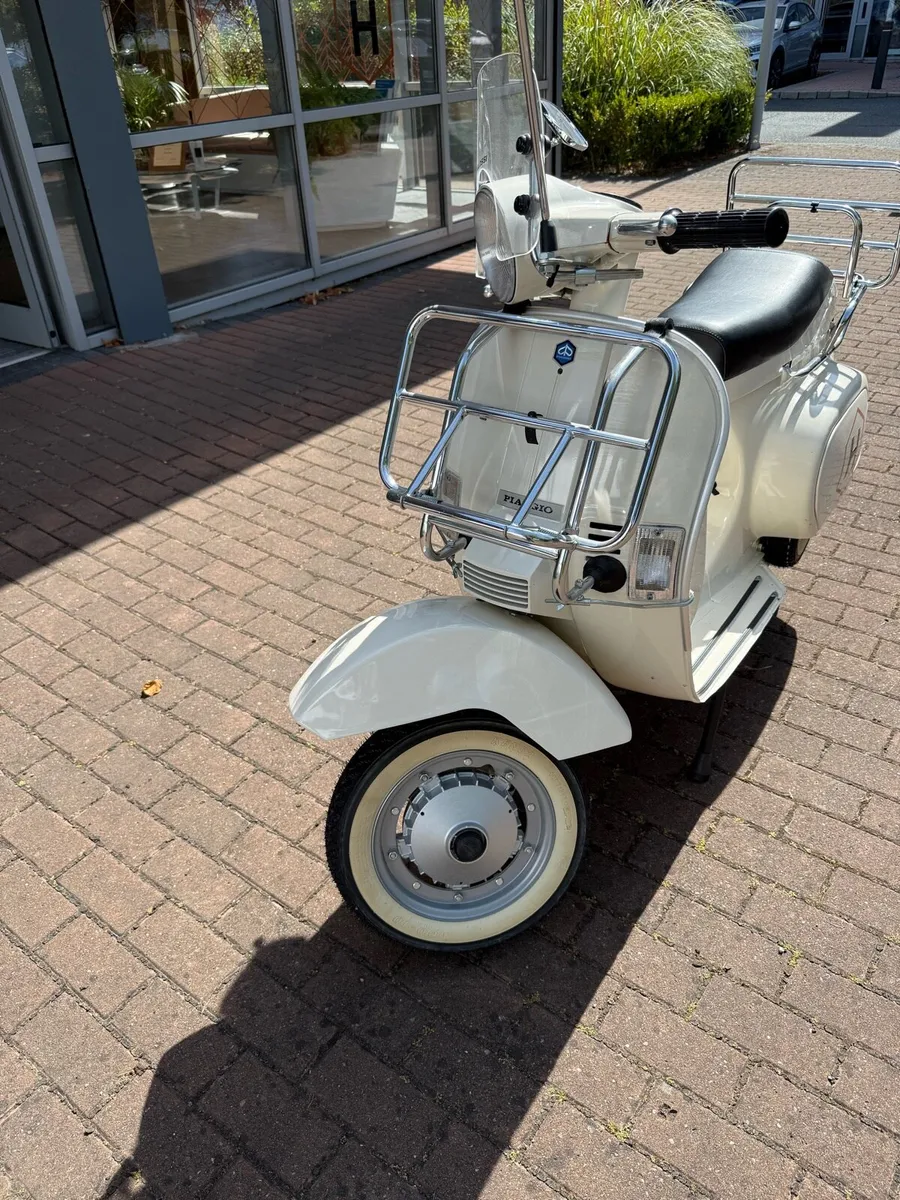 Vintage Vespa - Image 2