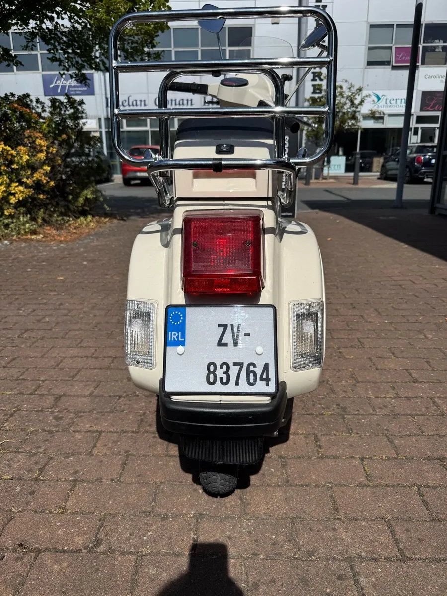 Vintage Vespa - Image 4