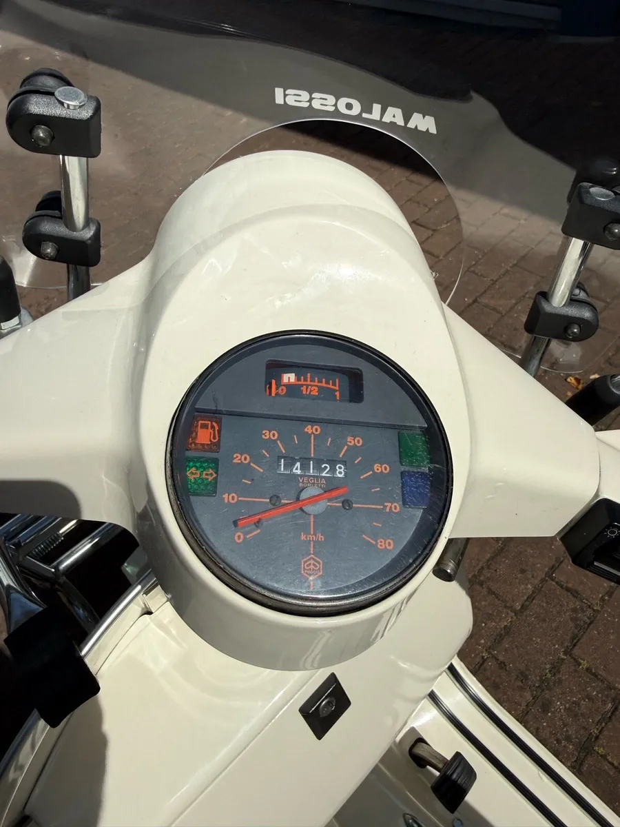 Vintage Vespa - Image 3
