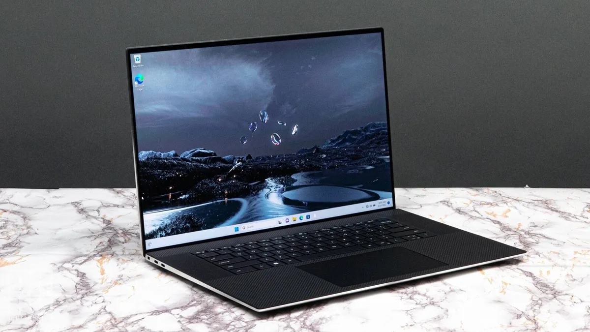 Dell XPS 9730 - Image 2