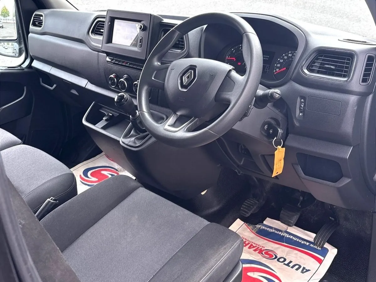 Renault Master FWD LM35 BLUE DCI 135 PRICE + VAT - Image 2