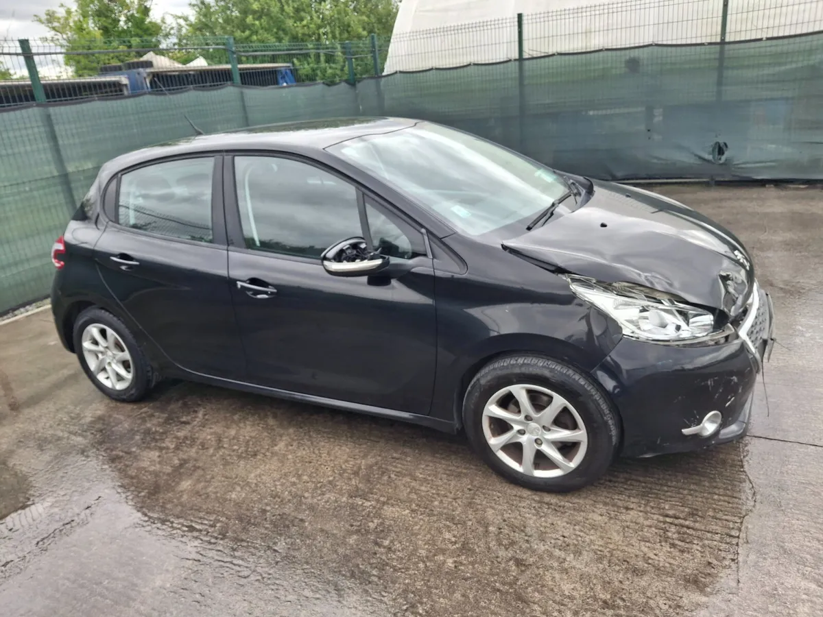 2015 Peugeot 208 1.4 Diesel - Image 2