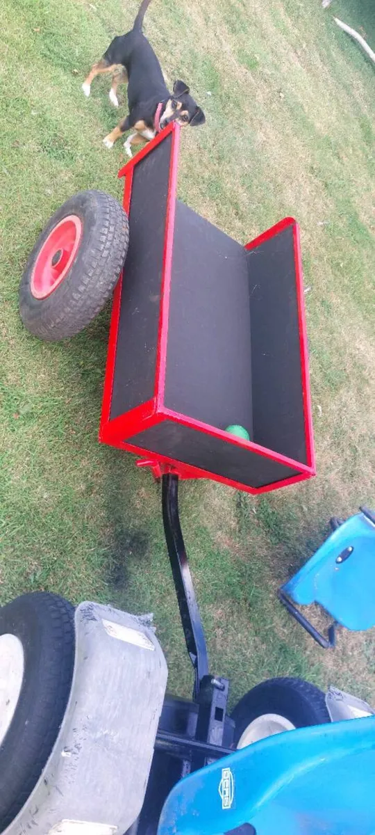 Berg Trailer - Image 1