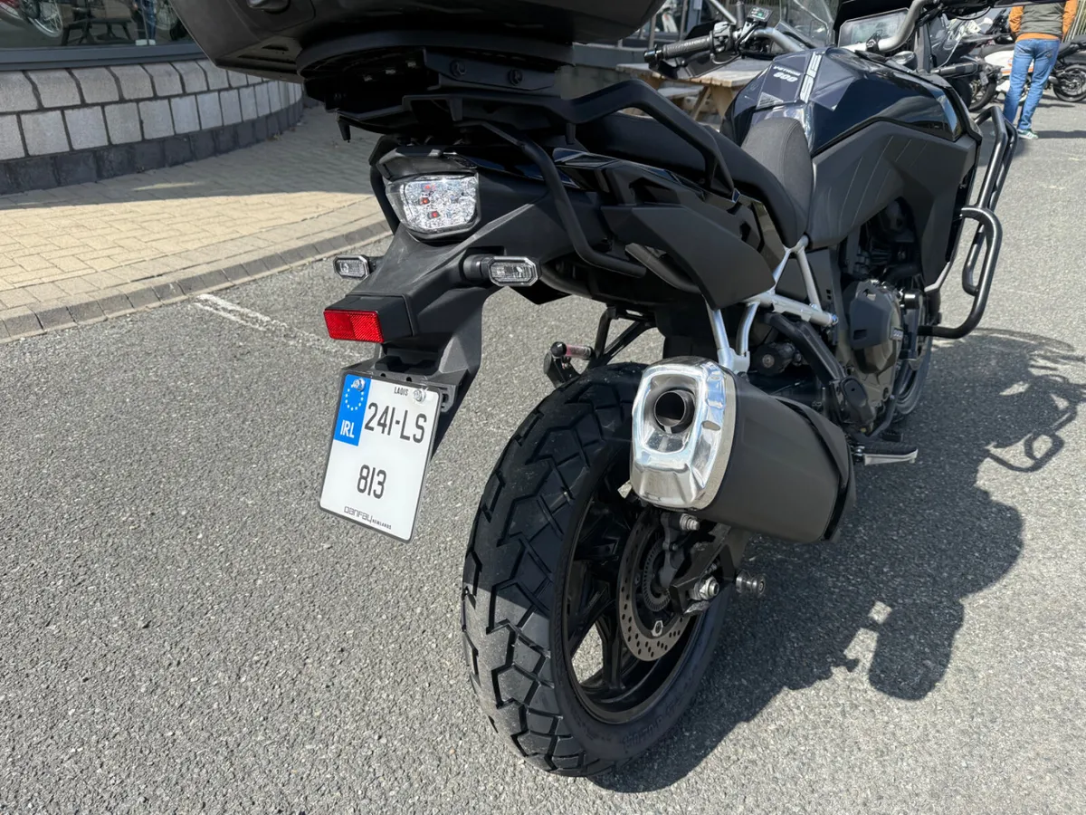 2024 Suzuki V Strom 800 Touring - Image 3