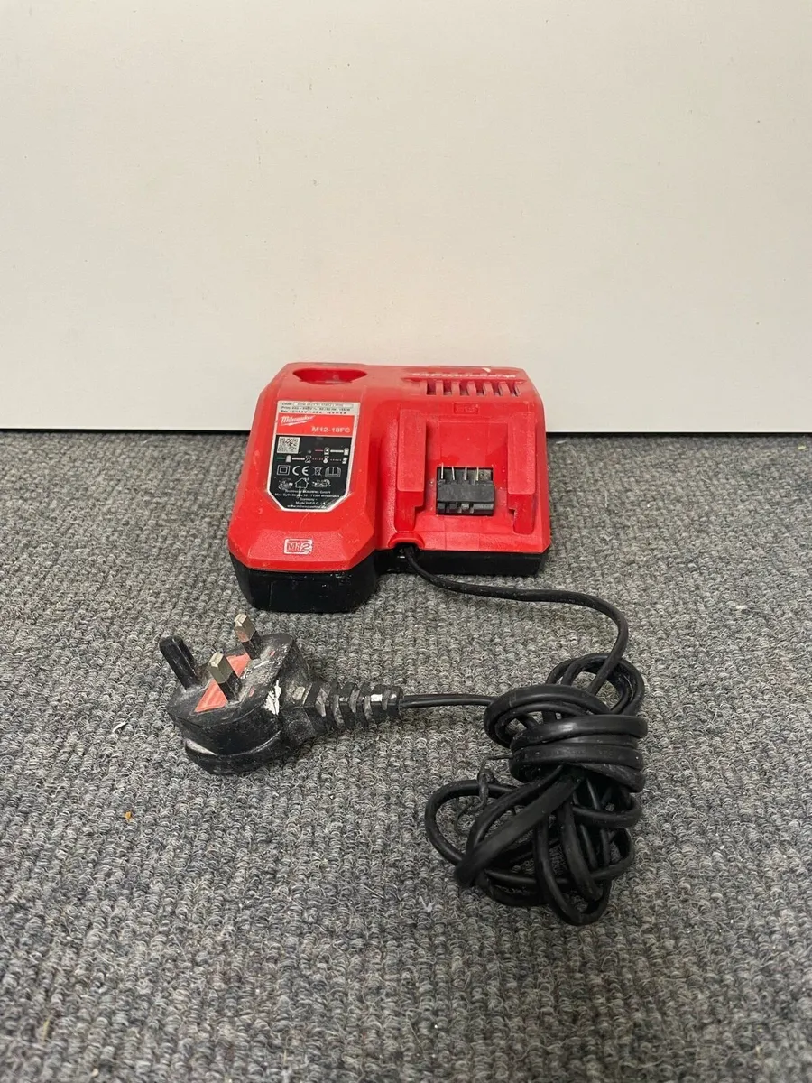 Milwaukee Multi Rapid Fast Charger 220V M12-18FC - Image 1