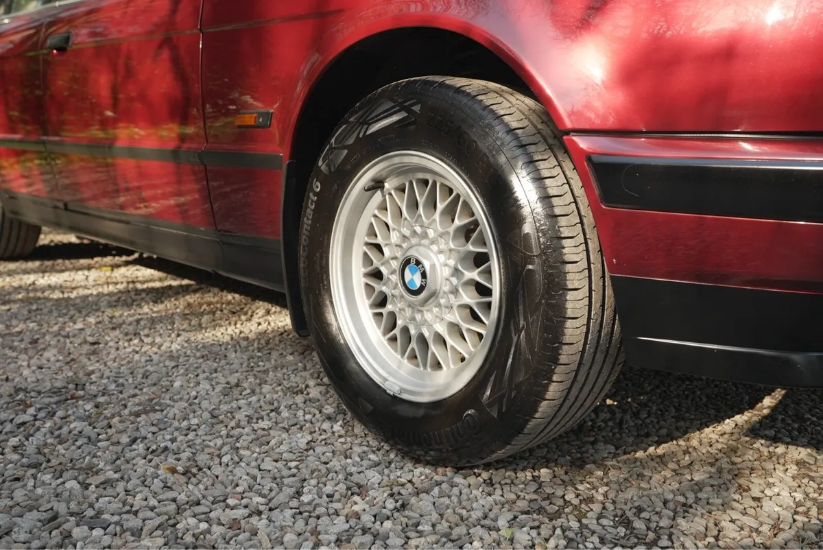 BMW E34 530i - Image 4