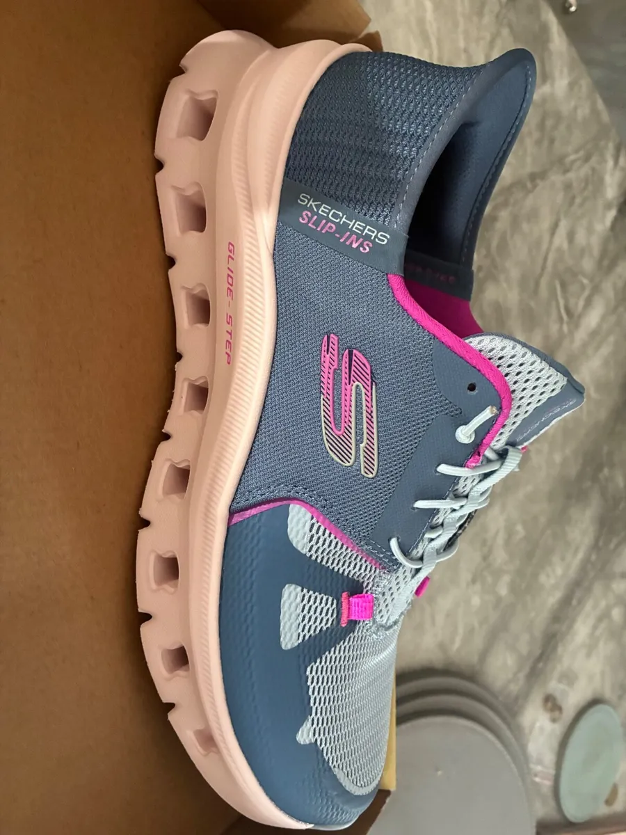 Brand new skechers - Image 2